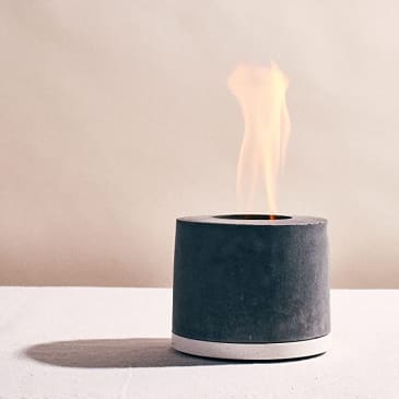 新品 27800円購入 FLIKRFIRE アルコール暖炉 The Little Personal Fireplace by FLKR Is My Favorite Holiday Gift